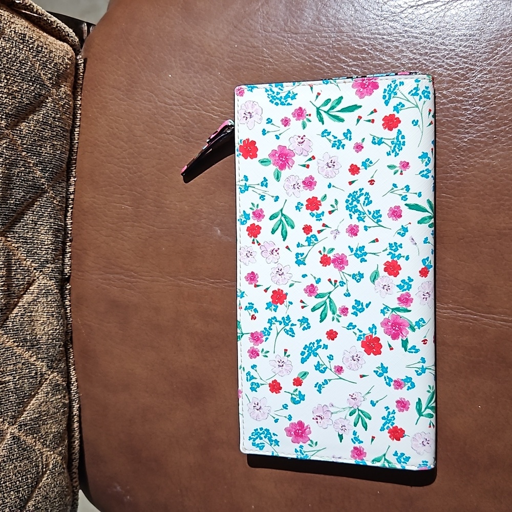 Kate Spade Floral Wallet in Red and Blue - Picture 2 of 4